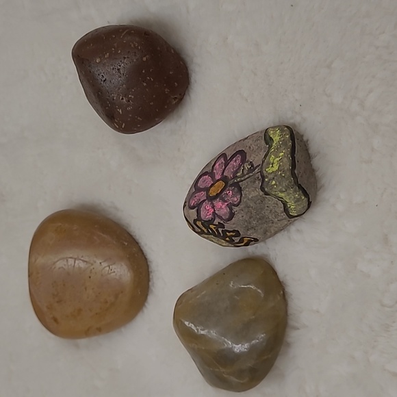 Beautiful Rock Collection Stones - Picture 1 of 9
